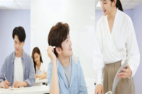 报名成人高考的条件与要求